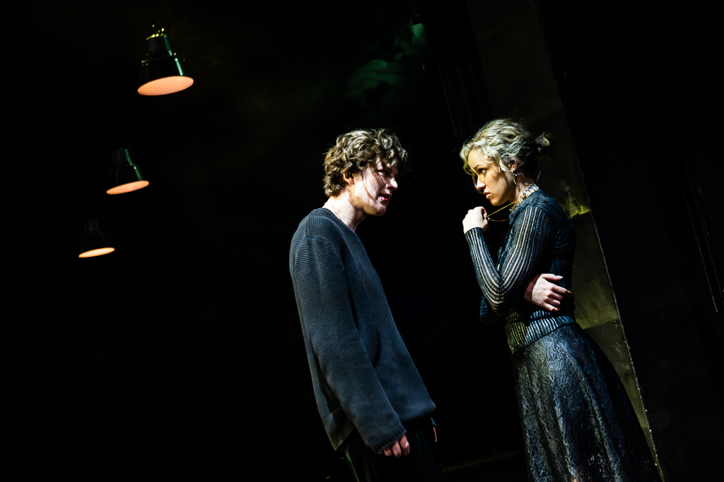 Hugo Tarres (Hamlet), Helena Englert (Ofelia). Fot. Marta Ankiersztejn